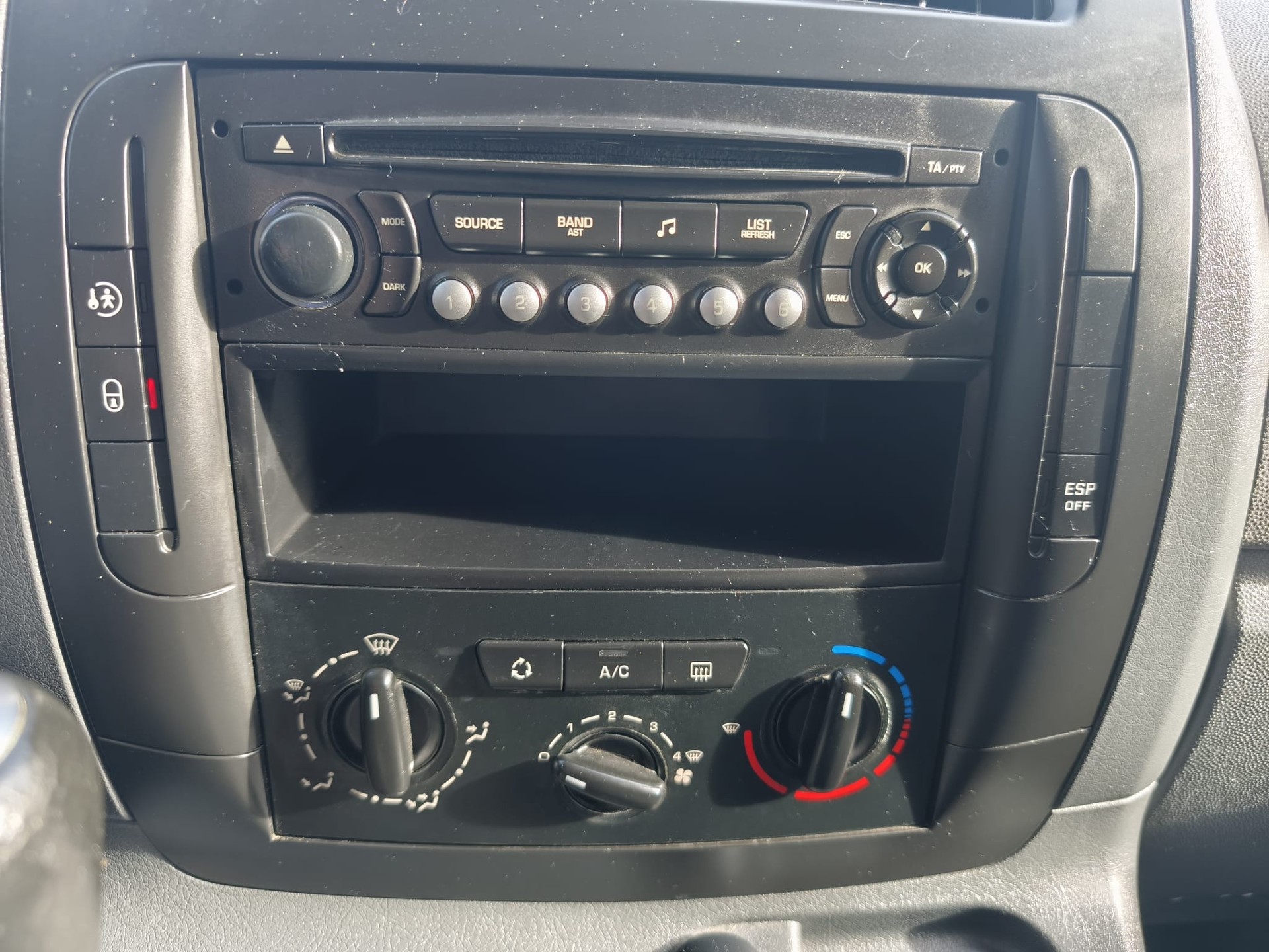 CITROEN Jumpy 2.0i 16V Loisirs L2H1-image-12