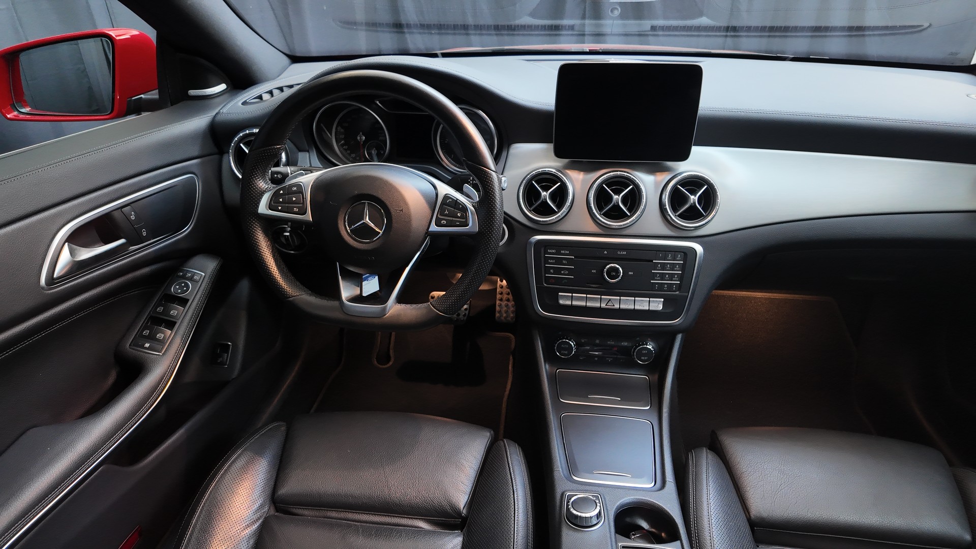 MERCEDES-BENZ CLA Shooting Brake 200 d Swiss Star Ed. 4M 7G-DCT-image-8
