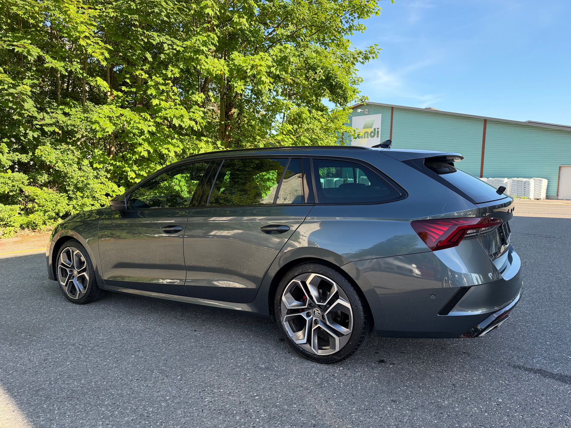 SKODA Octavia Combi 2.0 TDI DSG RS 4x4-showroom-element-2