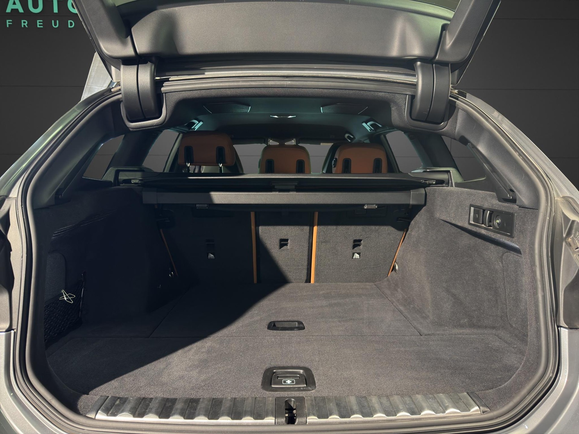 BMW M340d xDrive Touring-image-15