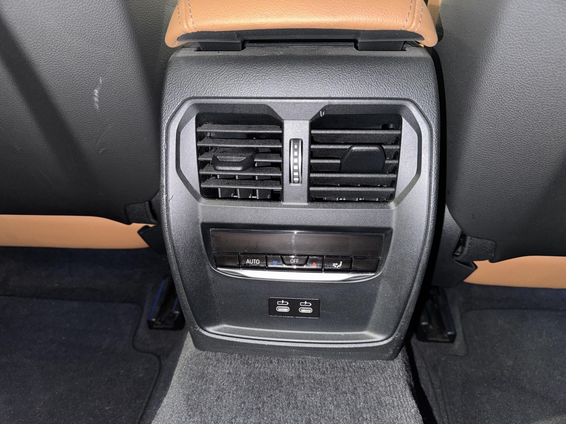 BMW M340d xDrive Touring-image-10
