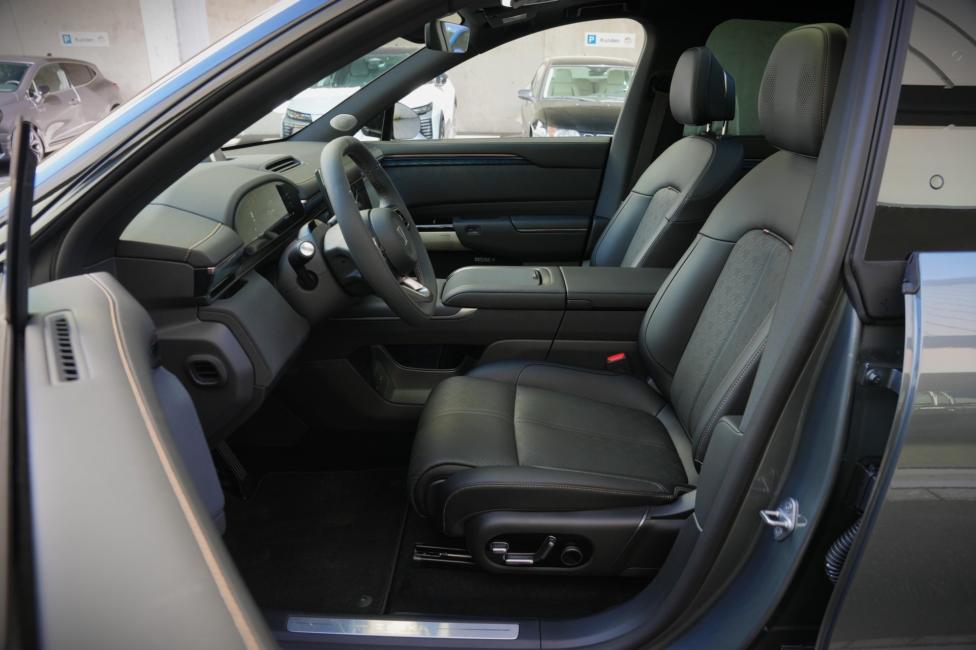 ZEEKR 7X Privilege AWD-image-7