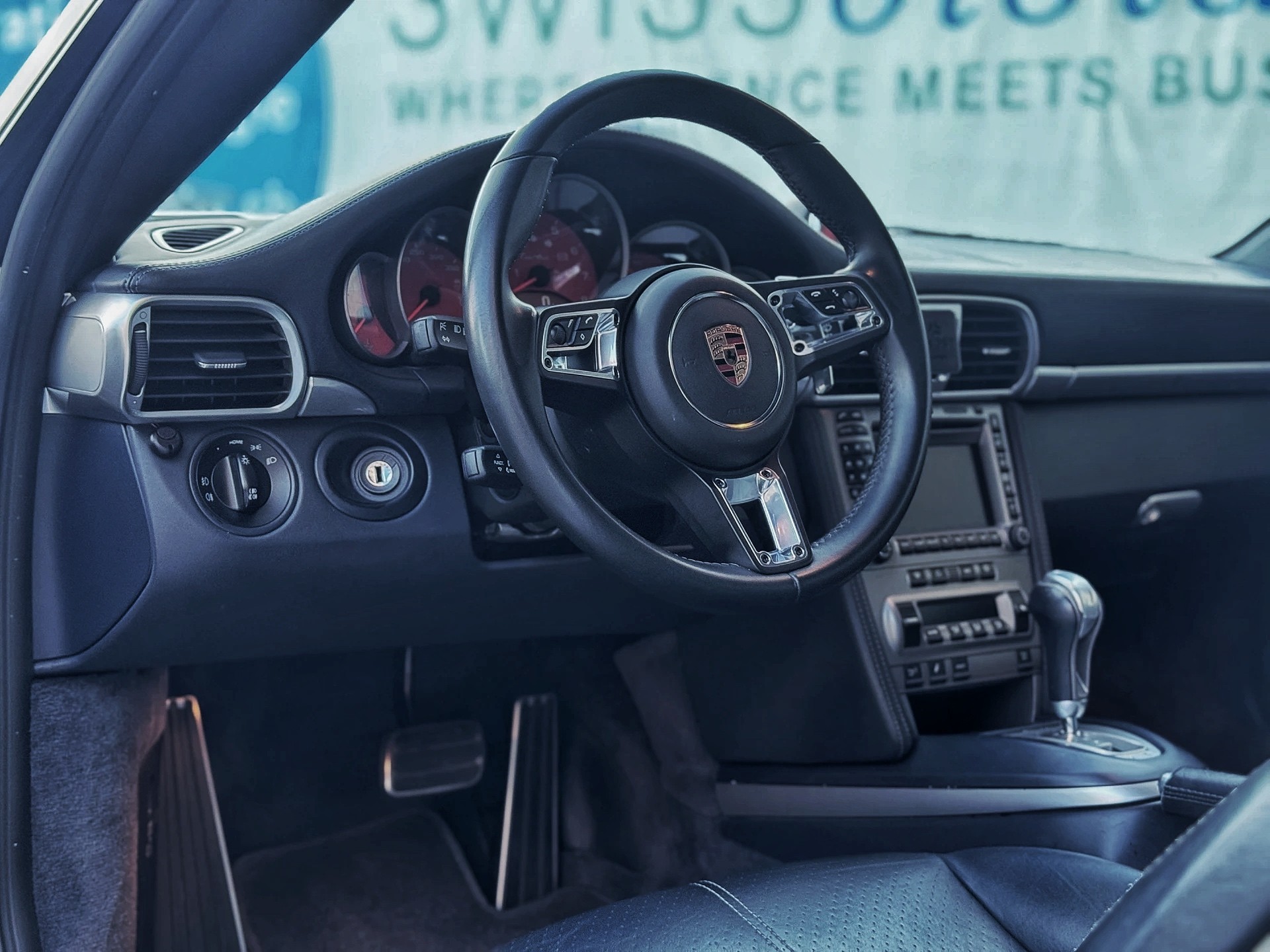PORSCHE 911 Turbo-image-19
