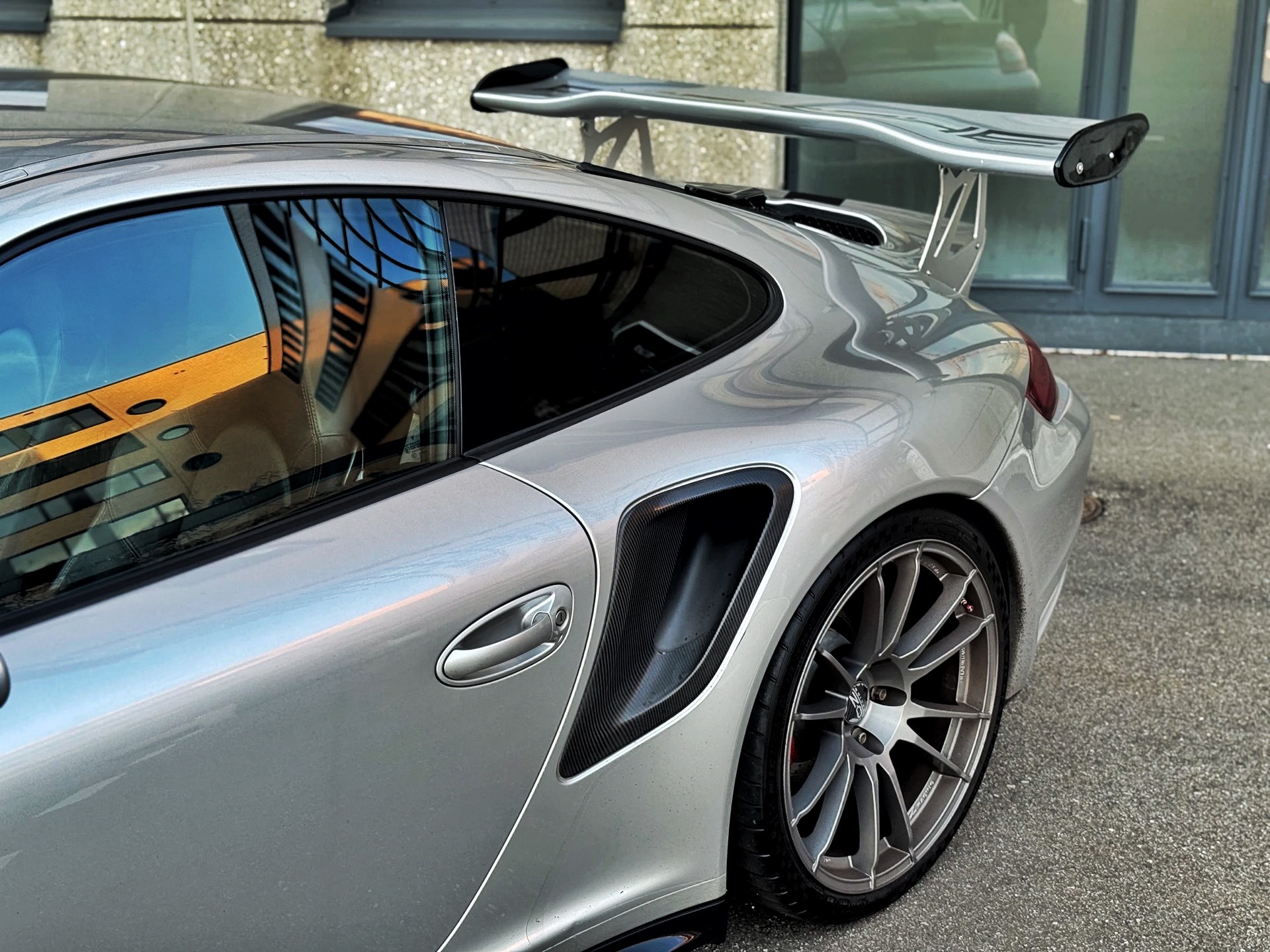 PORSCHE 911 Turbo-image-7