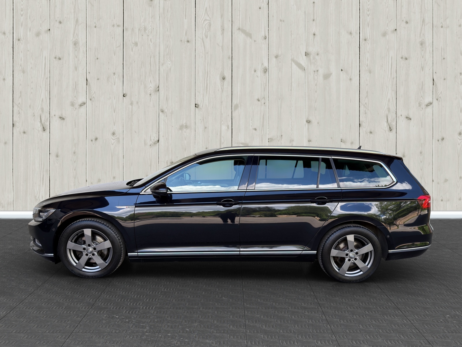 VW Passat Variant 2.0 TDI BMT Highline DSG 4Motion-image-3