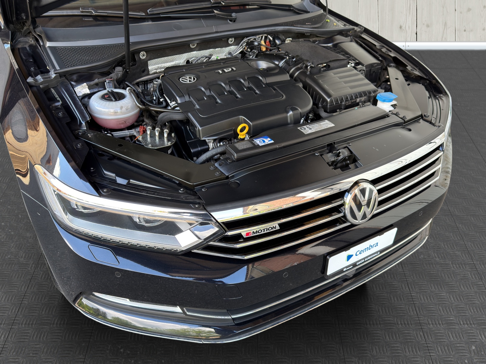 VW Passat Variant 2.0 TDI BMT Highline DSG 4Motion-image-15