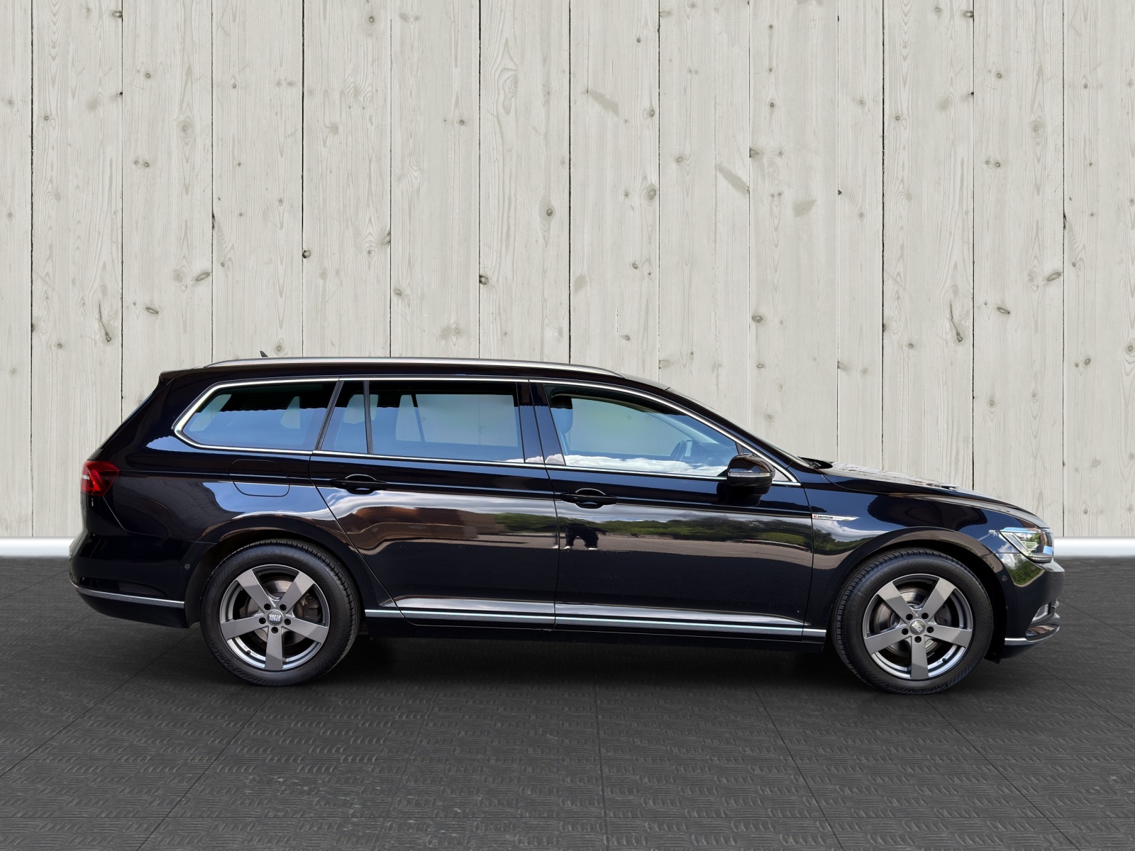 VW Passat Variant 2.0 TDI BMT Highline DSG 4Motion-image-7