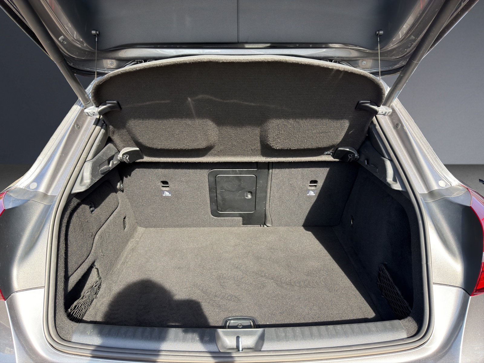 MERCEDES-BENZ GLA 250 AMG Line 4Matic 7G-DCT-image-11