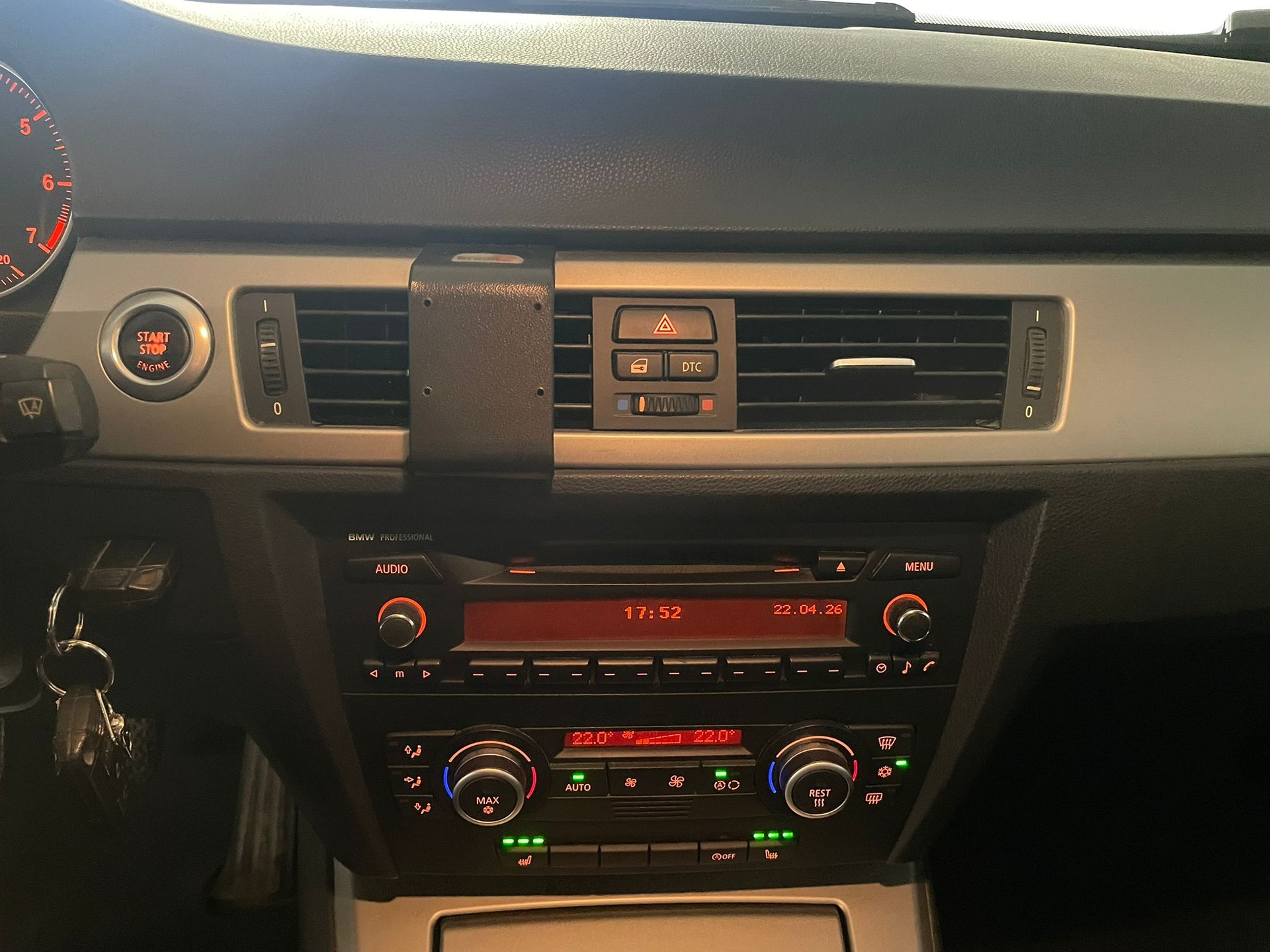 BMW 318i Touring GARANTIE-image-18