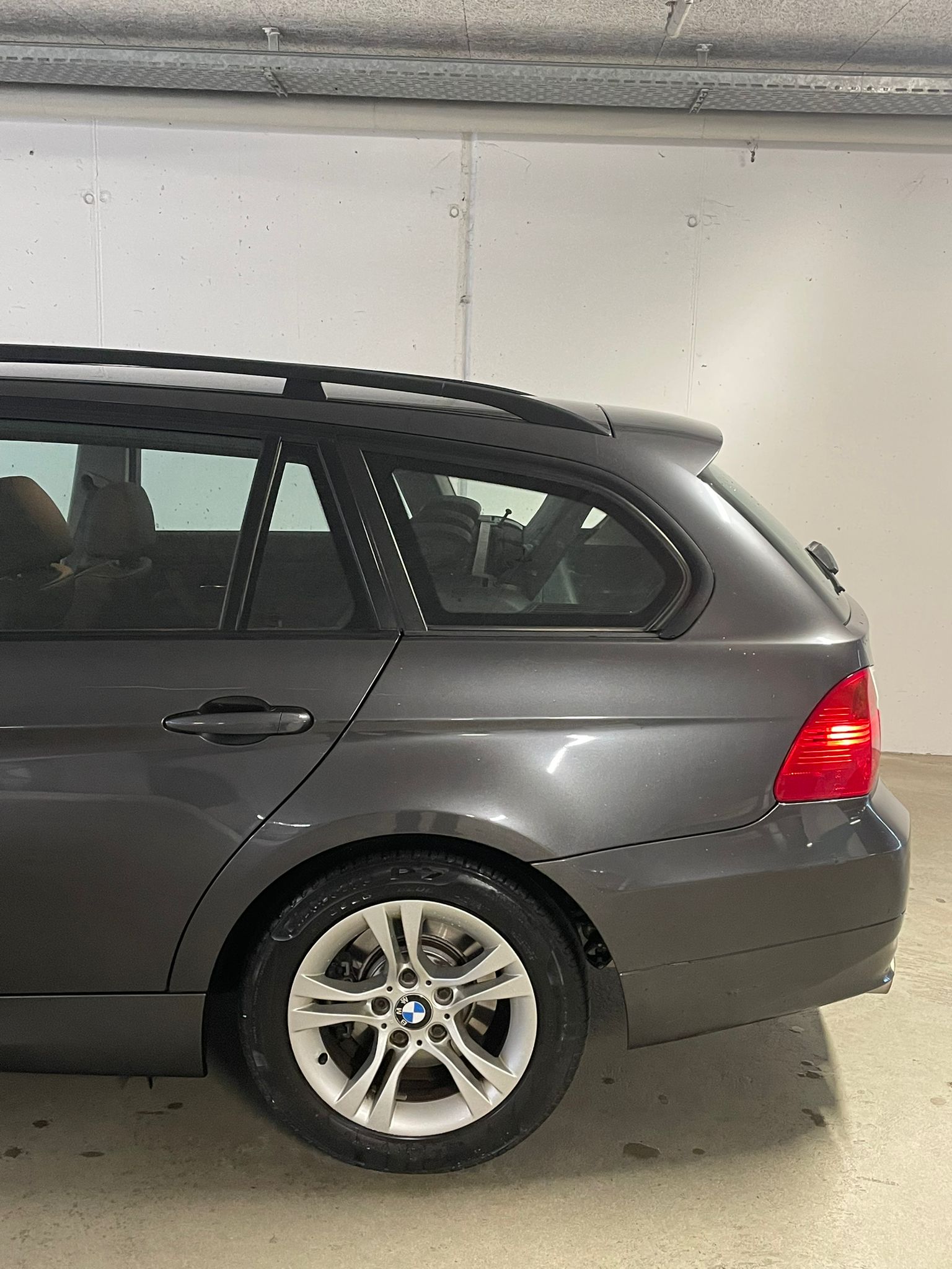 BMW 318i Touring GARANTIE-image-15