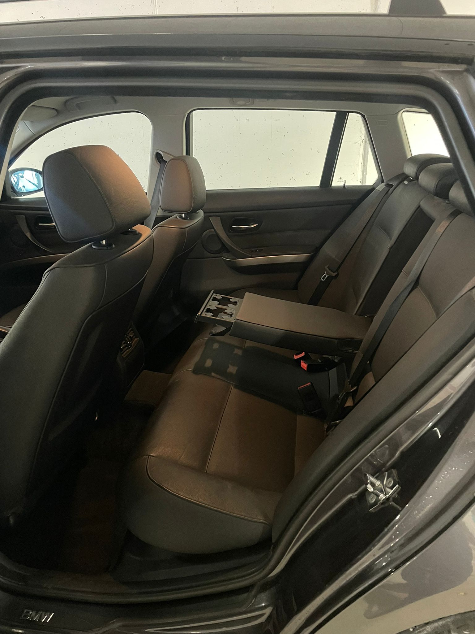 BMW 318i Touring GARANTIE-image-17