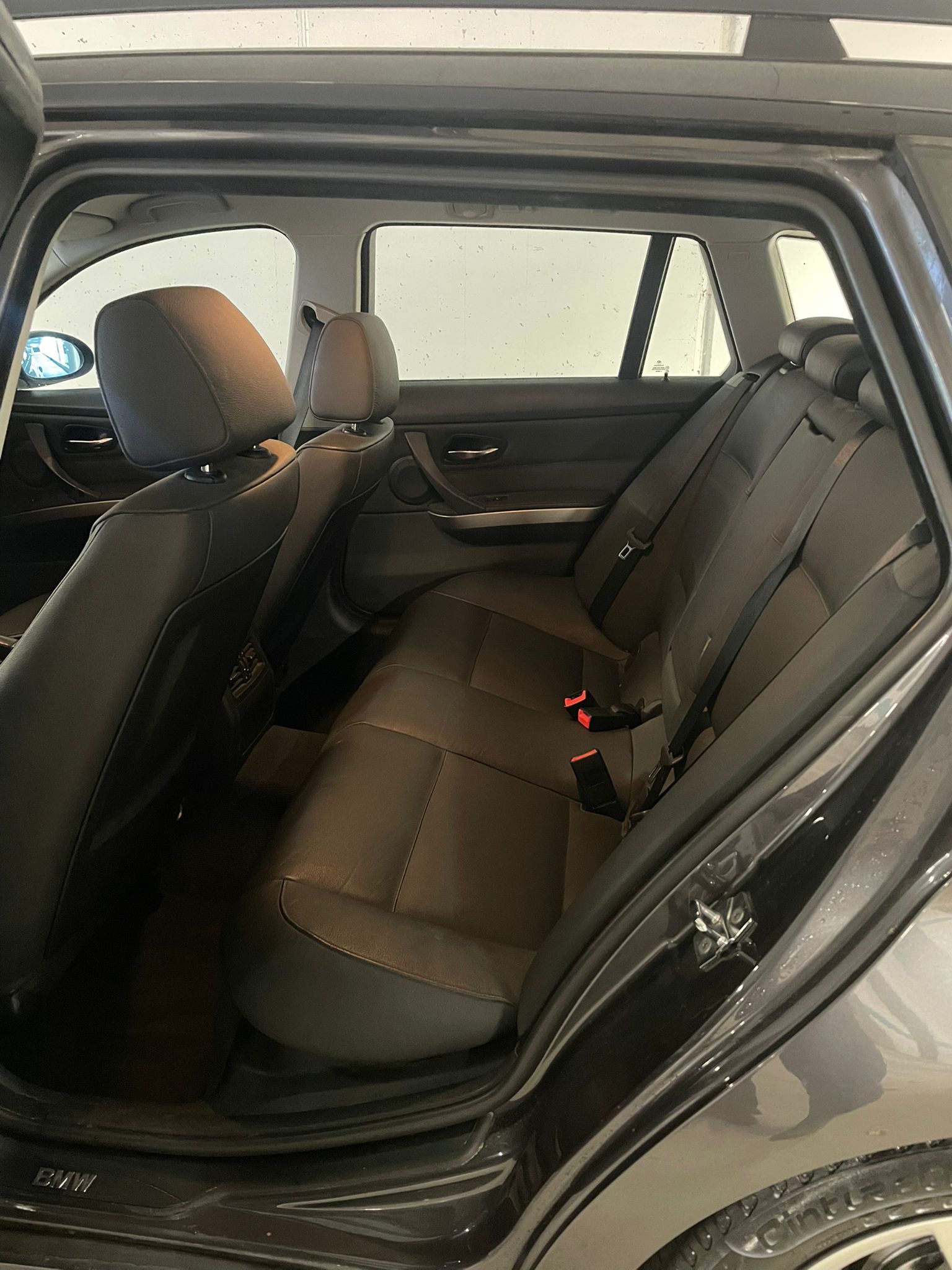 BMW 318i Touring GARANTIE-image-6