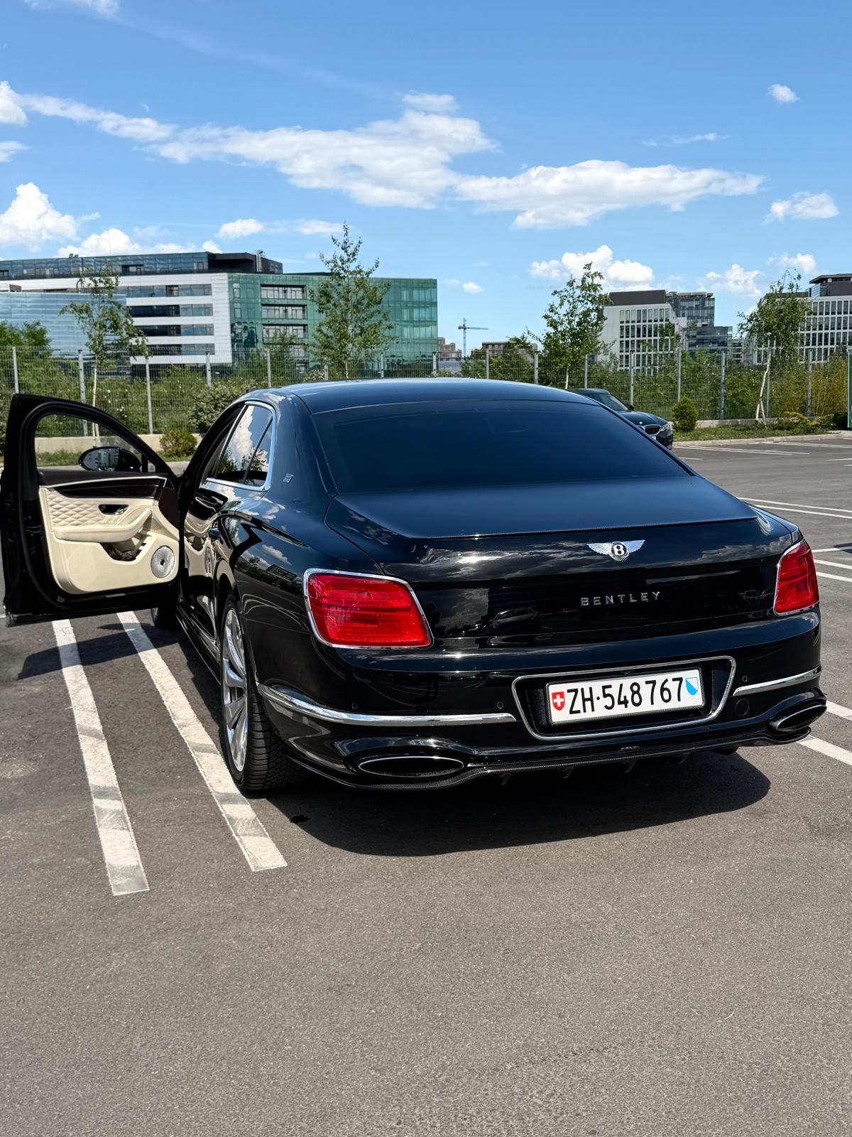 BENTLEY Flying Spur W12 6.0-image-2