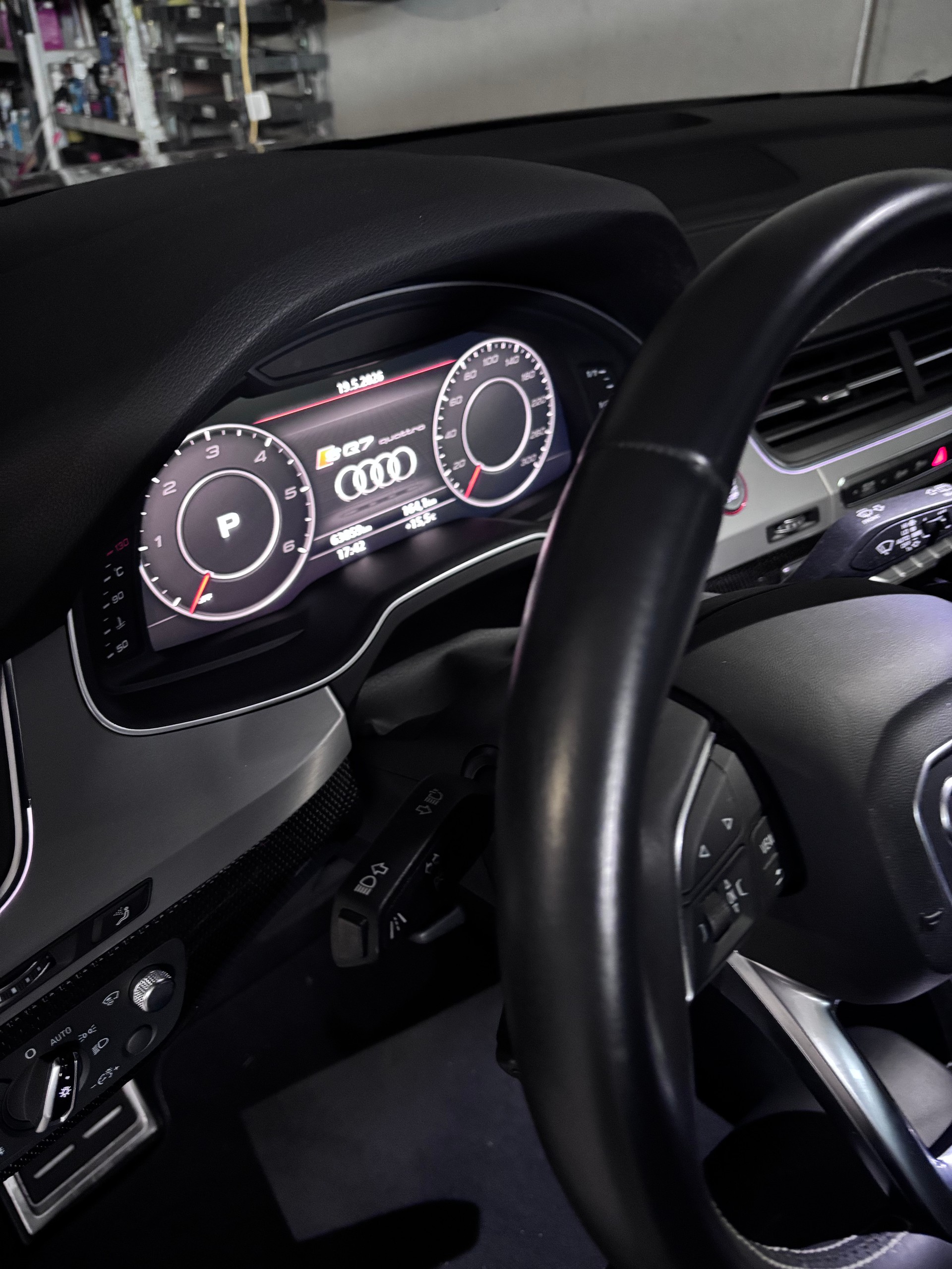 AUDI 4.0 V8 TDI quattro T-Tronic-image-10