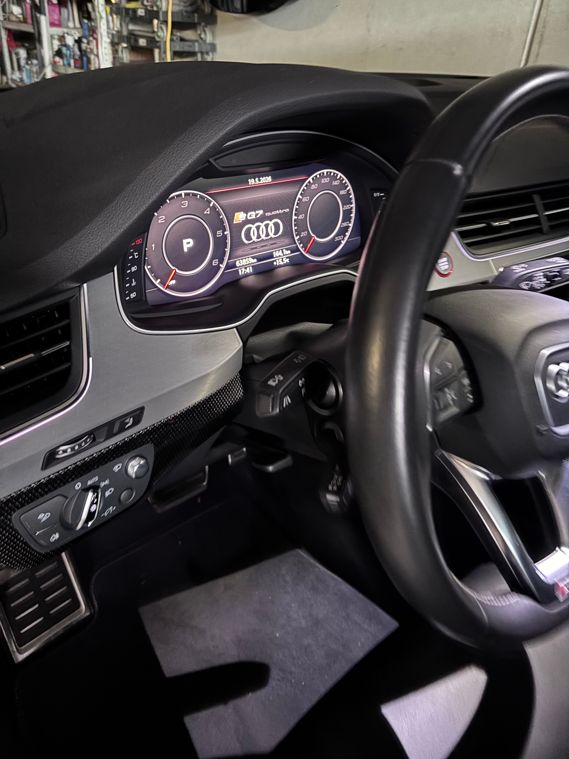 AUDI 4.0 V8 TDI quattro T-Tronic-image-11