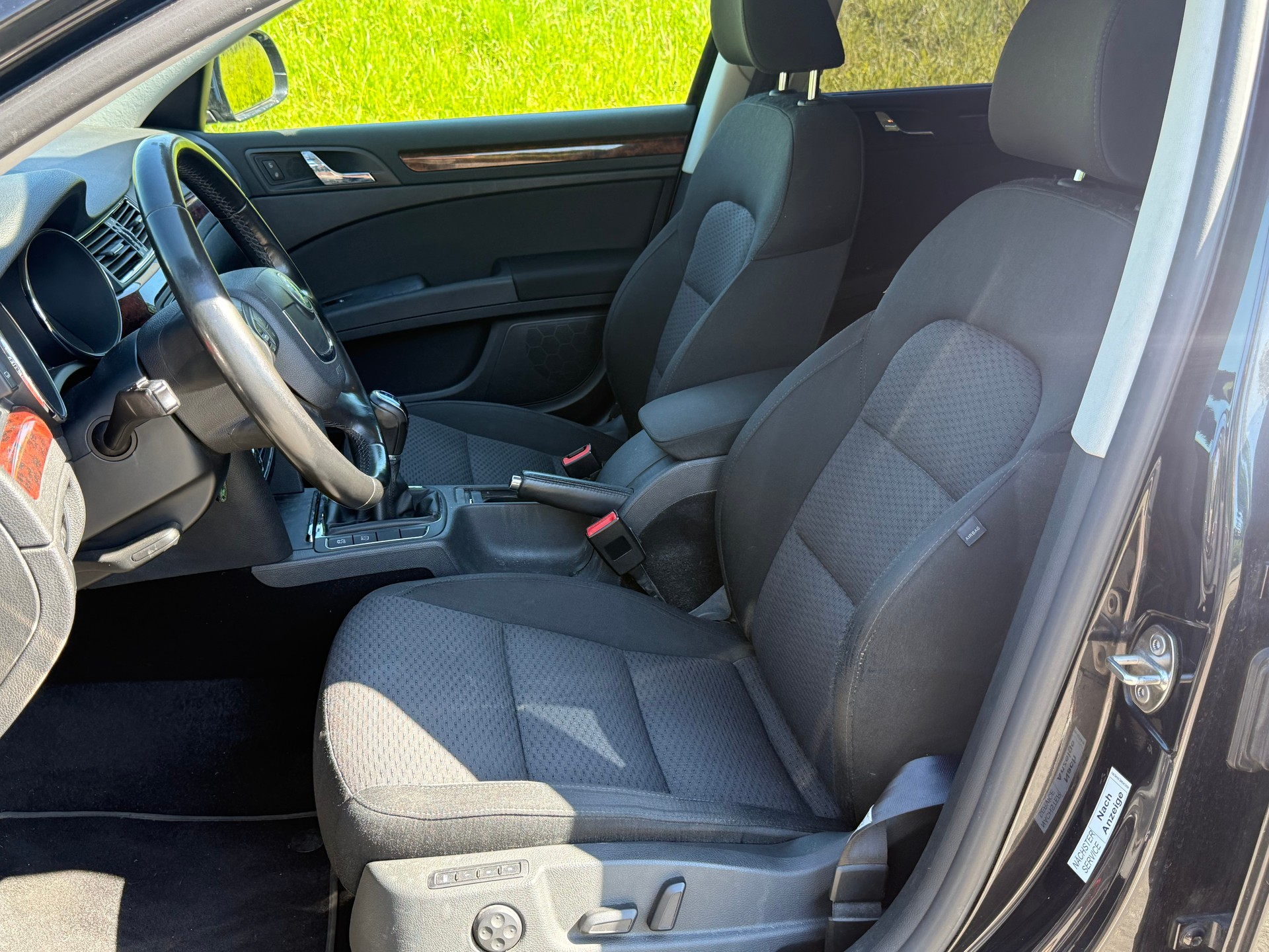 SKODA Superb Combi 1.8 TSI Ambition-image-10