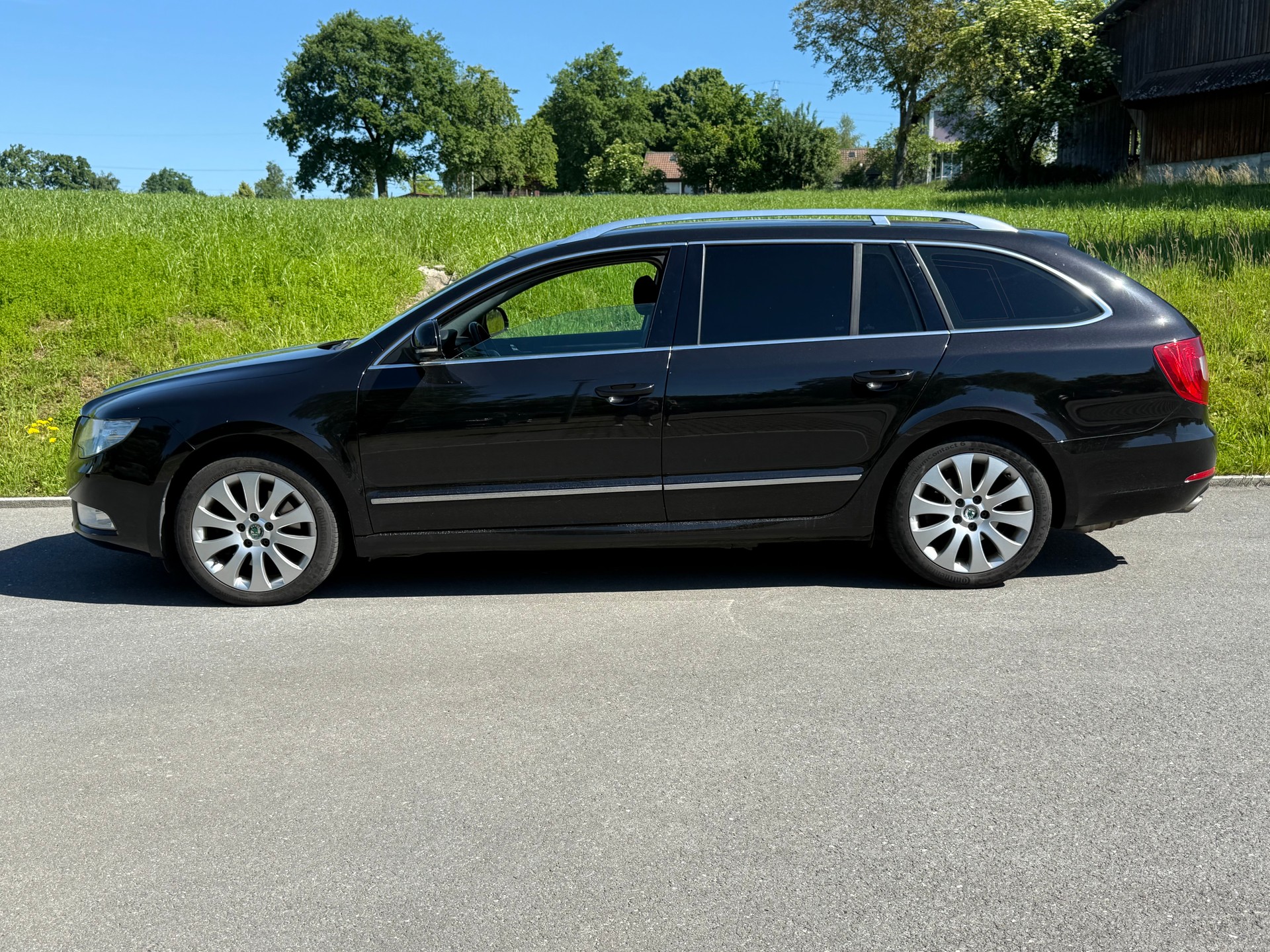 SKODA Superb Combi 1.8 TSI Ambition-image-2