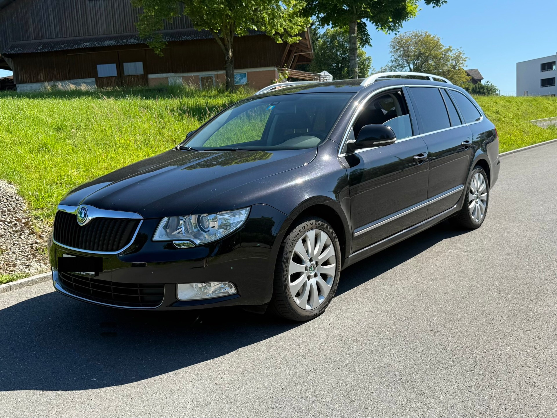 SKODA Superb Combi 1.8 TSI Ambition-image-1