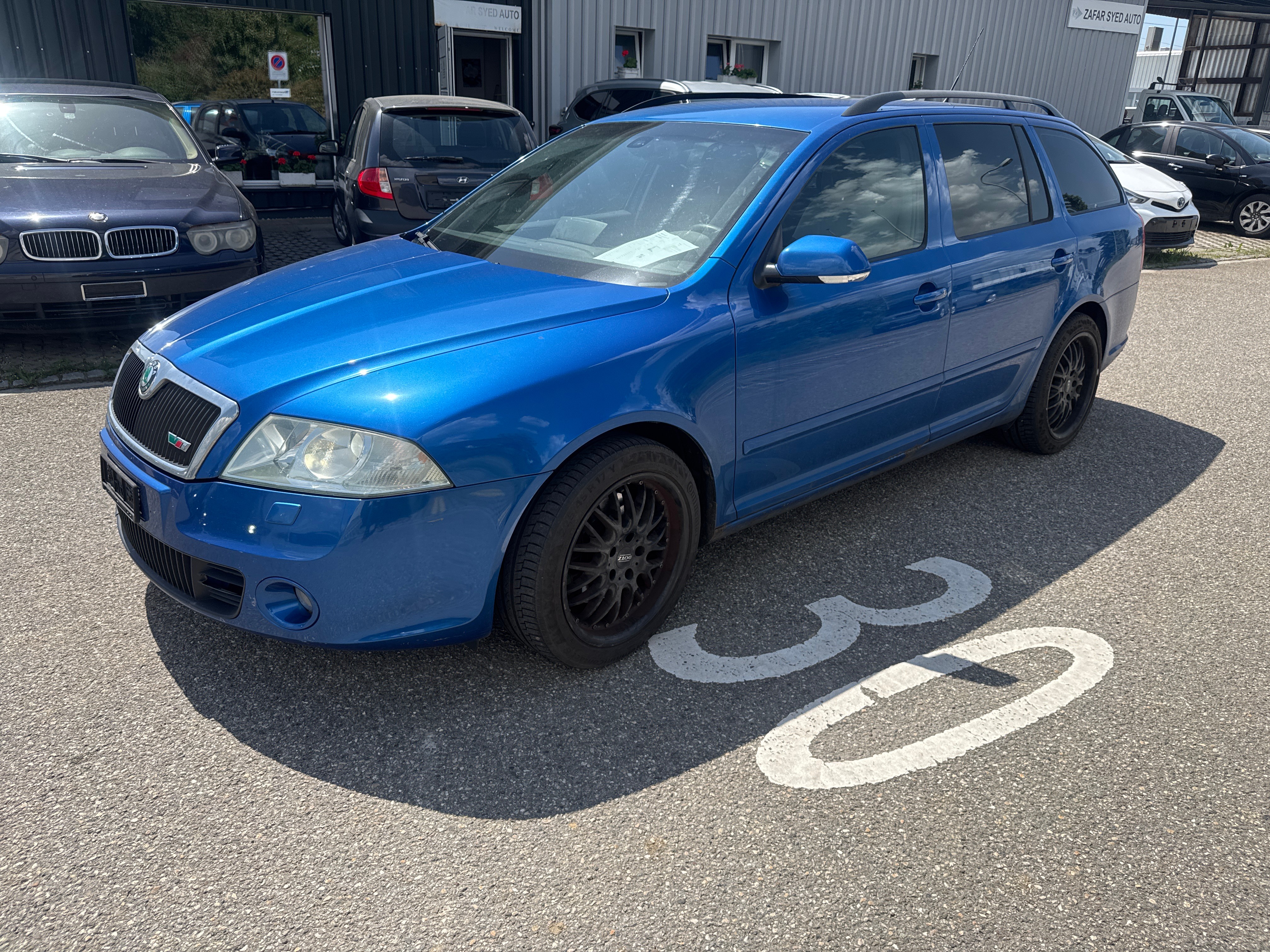 Car photo