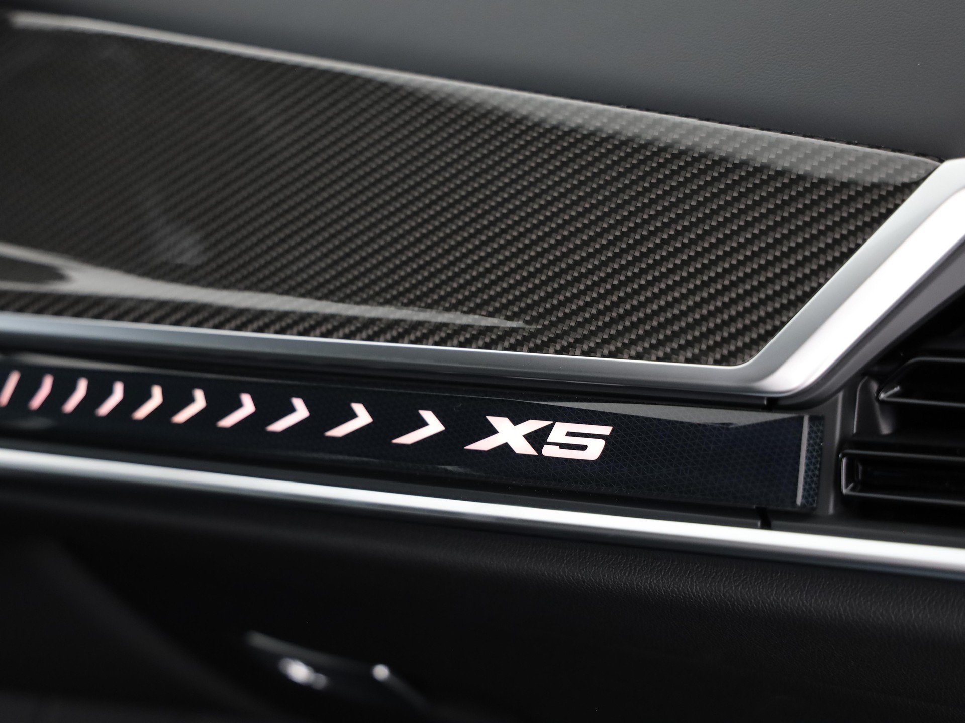 BMW X5 40d xDrive SAG-image-13