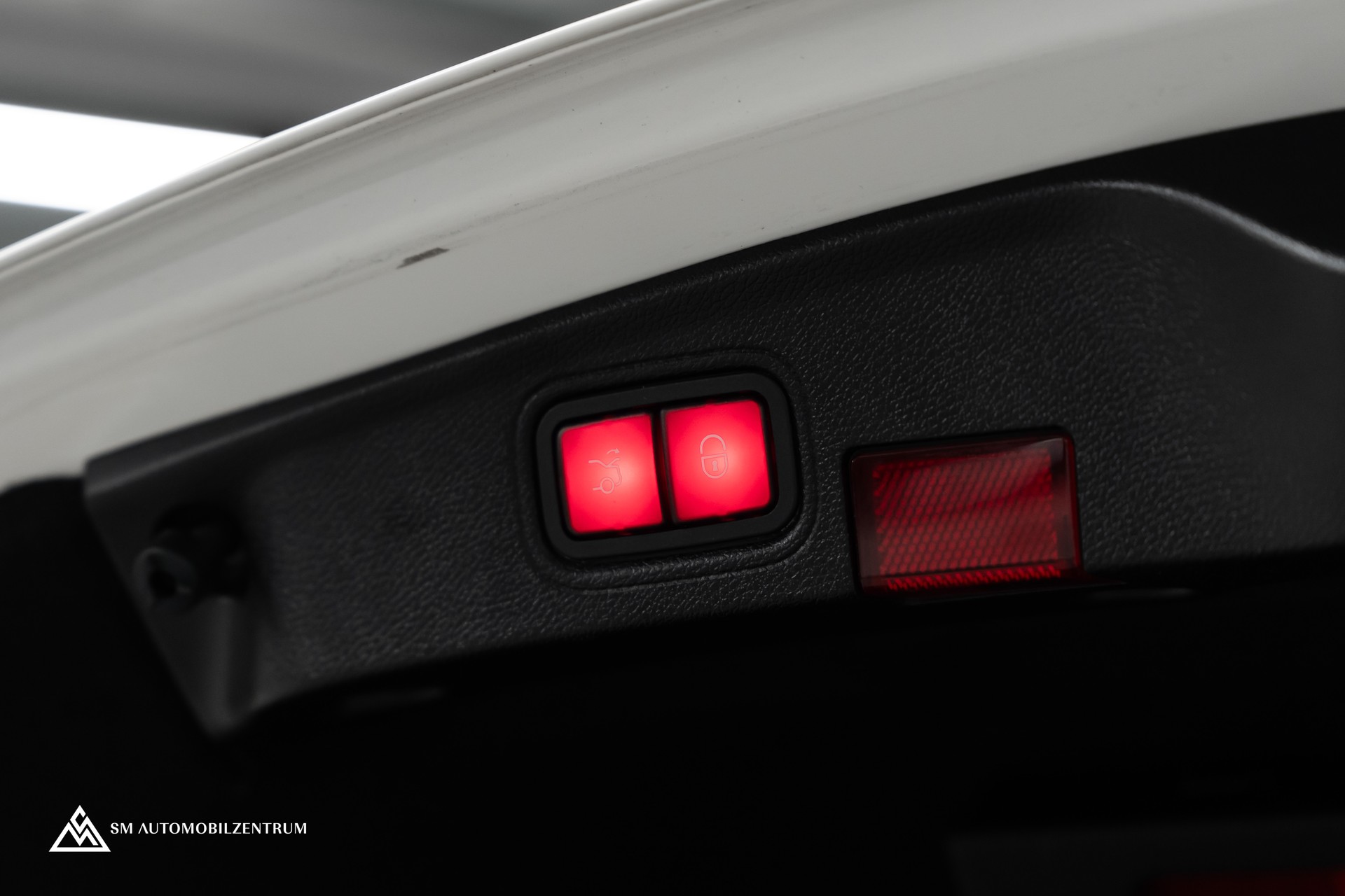 MERCEDES-BENZ C 200 4matic Coupé / Burmester / Memory / 360° / Alcantara-image-10