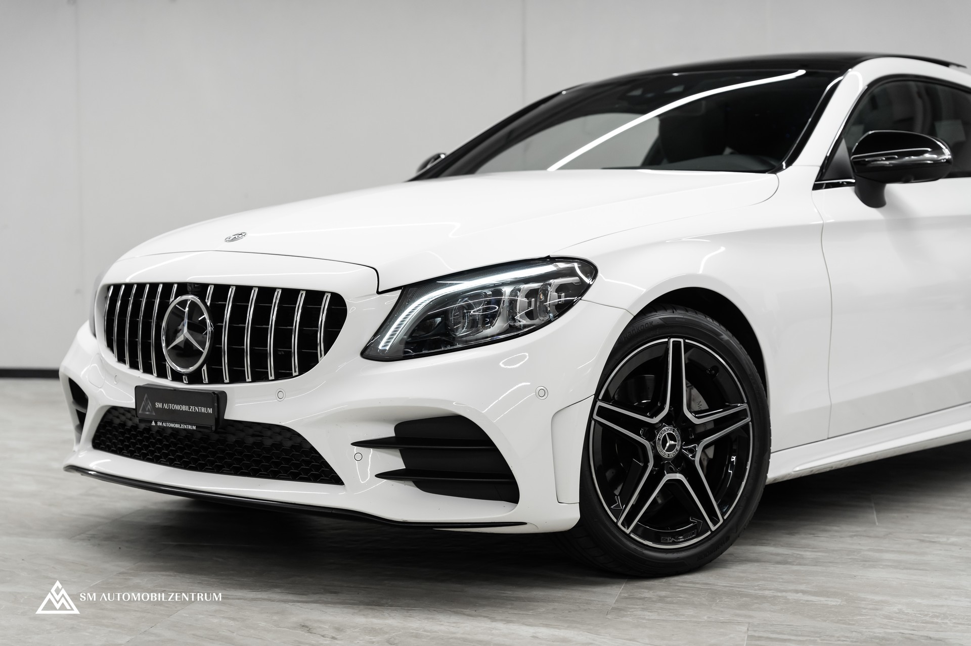 MERCEDES-BENZ C 200 4matic Coupé / Burmester / Memory / 360° / Alcantara-showroom-element-3