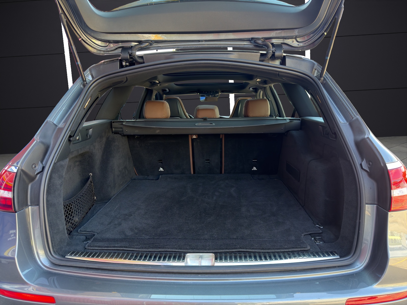 MERCEDES-BENZ AMG E 63 S T 4Matic+ Speedshift 9G-TCT-image-14