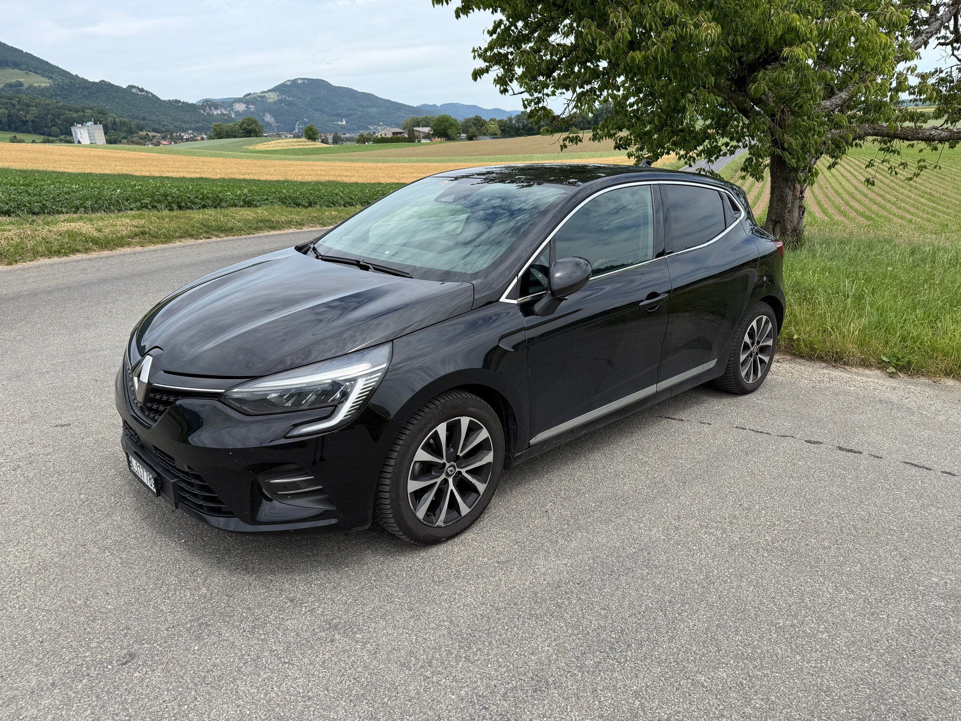 RENAULT Clio 1.6 E-Tech Intens-image-1