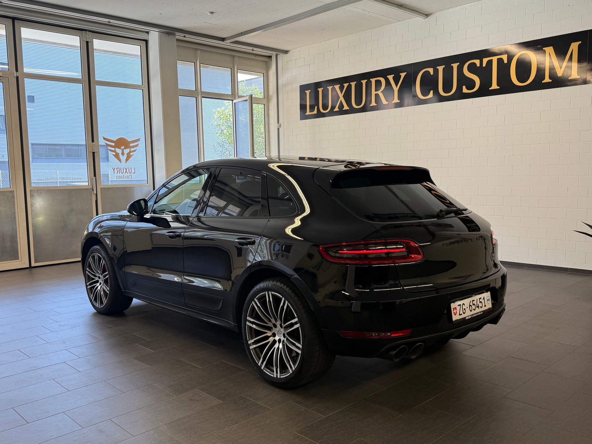 PORSCHE MACAN 3.6 V6 Turbo-image-2
