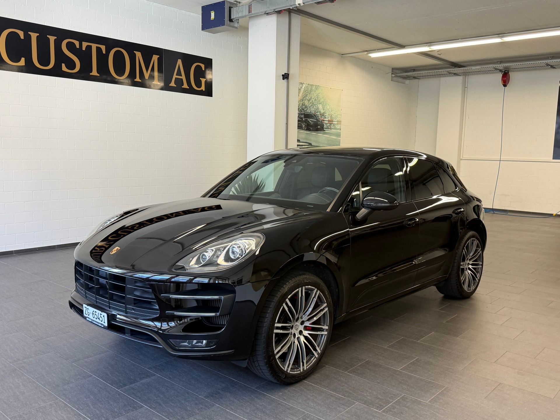 PORSCHE MACAN 3.6 V6 Turbo-image-1