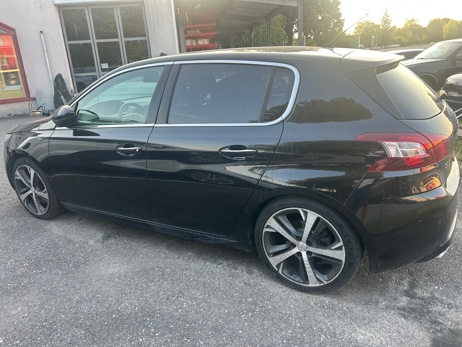 PEUGEOT 308 1.6 e-THP GT-image-6