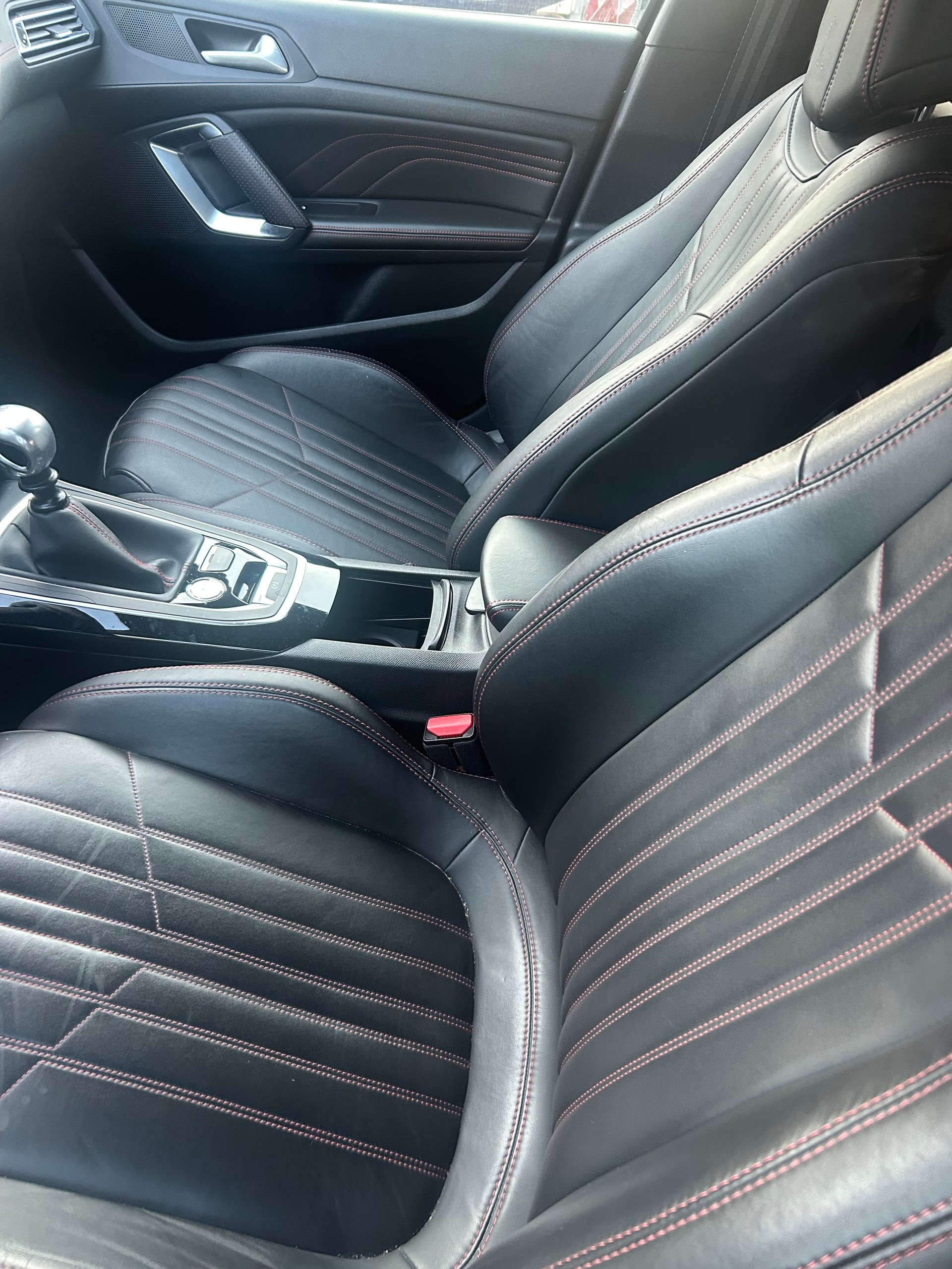 PEUGEOT 308 1.6 e-THP GT-image-4