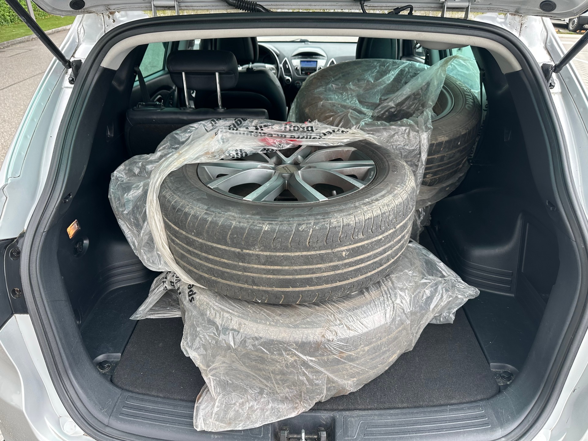HYUNDAI iX 35 2.0 Comfort 4WD-image-7