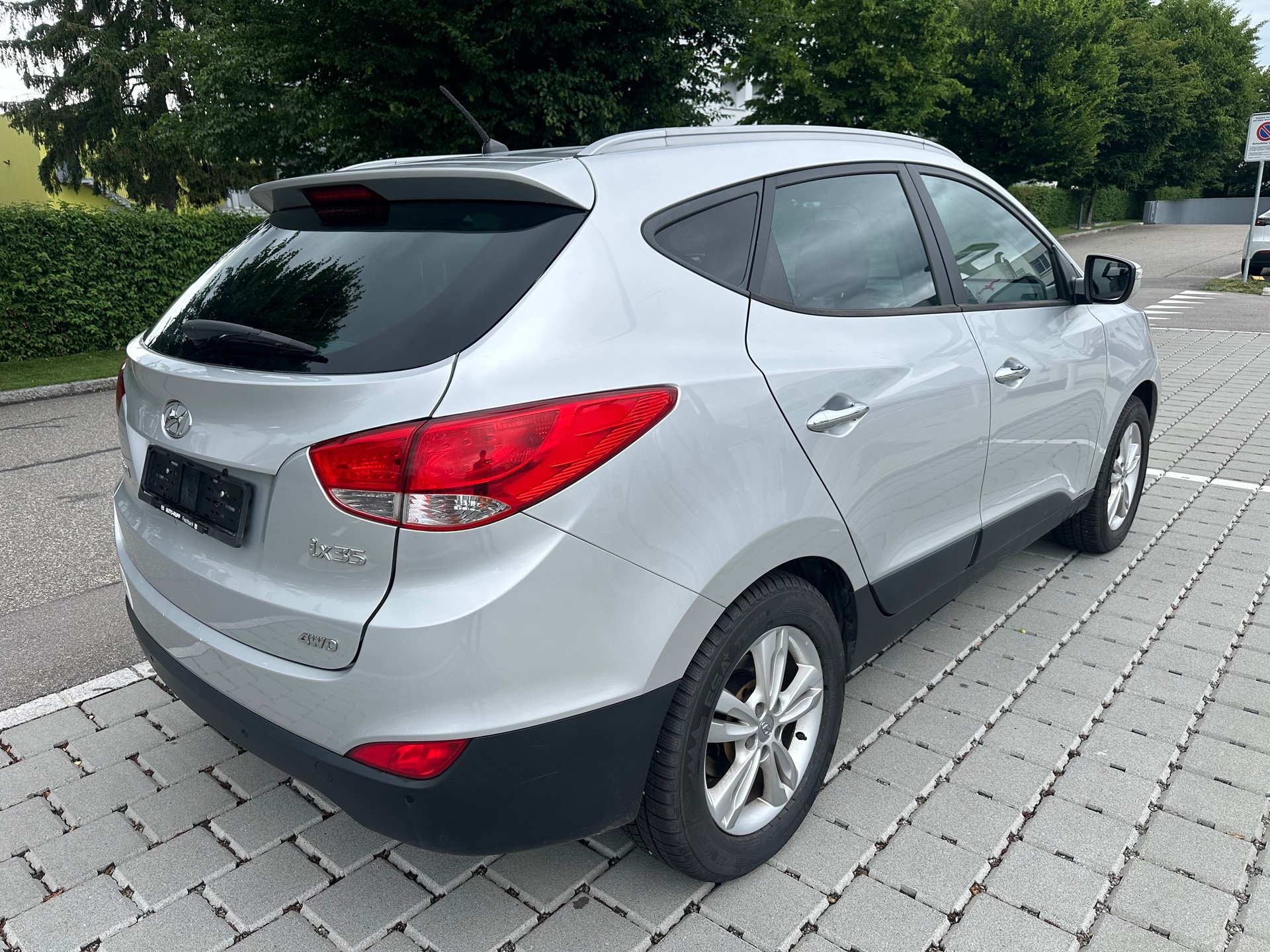 HYUNDAI iX 35 2.0 Comfort 4WD-image-3