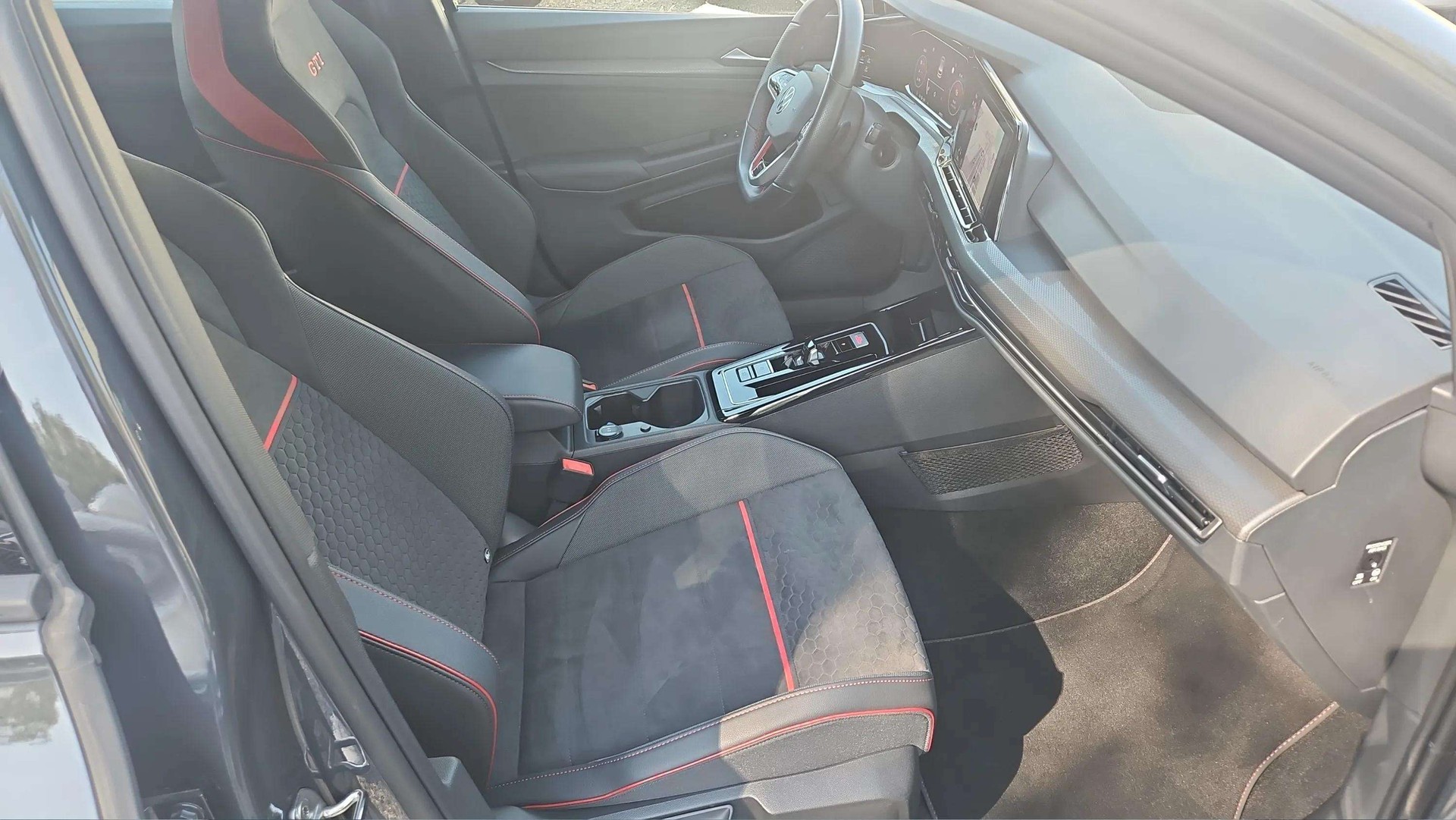 VW Golf 2.0 TSI GTI Clubsport DSG mit Rückfahrkamera & kompl. Winterräder-image-11