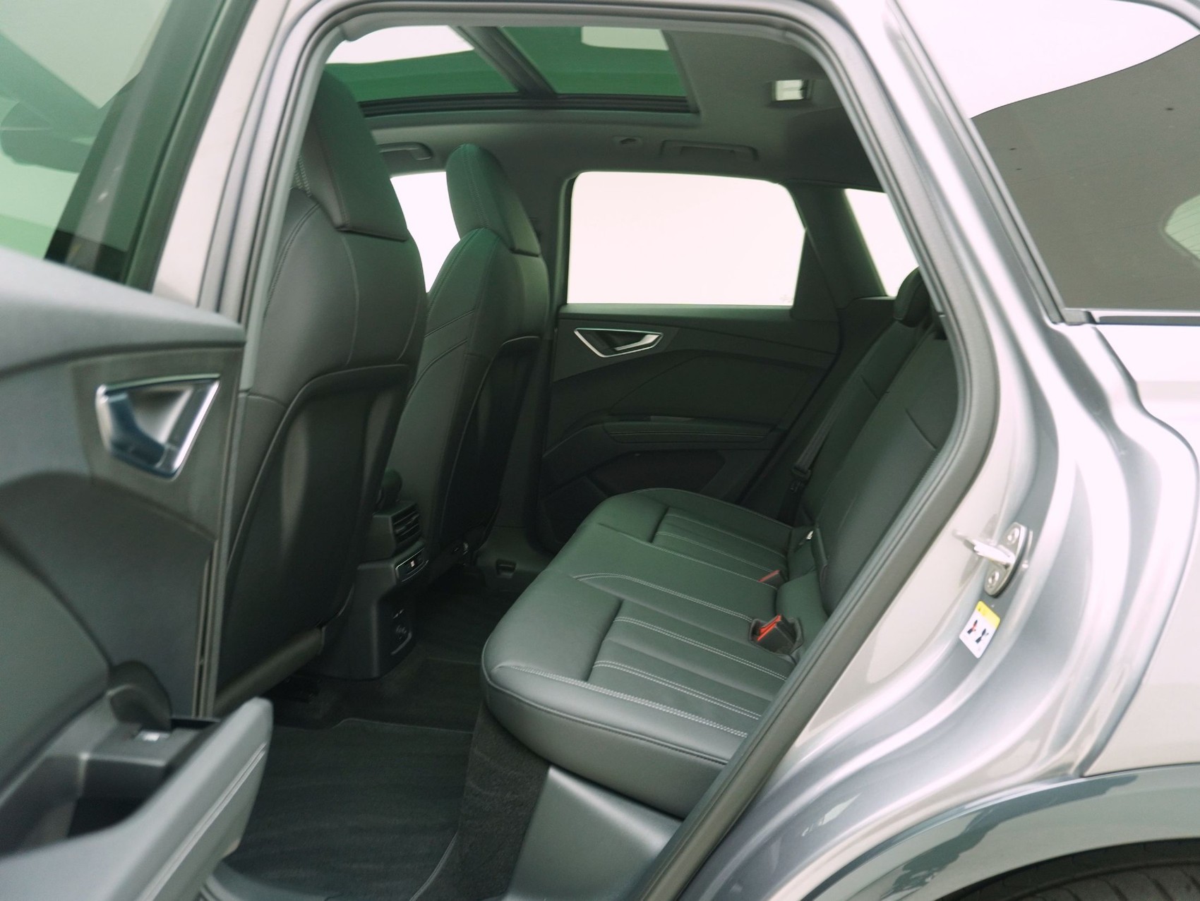 AUDI Q4 e-tron 55 quattro **Audi Werksgarantie bis 07/2030**-image-13