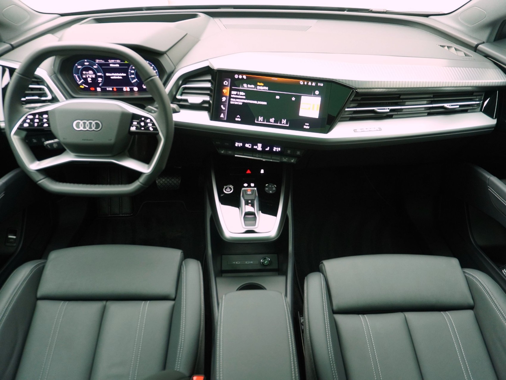 AUDI Q4 e-tron 55 quattro **Audi Werksgarantie bis 07/2030**-image-16