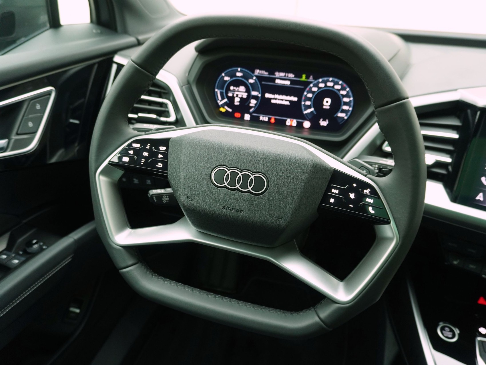 AUDI Q4 e-tron 55 quattro **Audi Werksgarantie bis 07/2030**-image-12