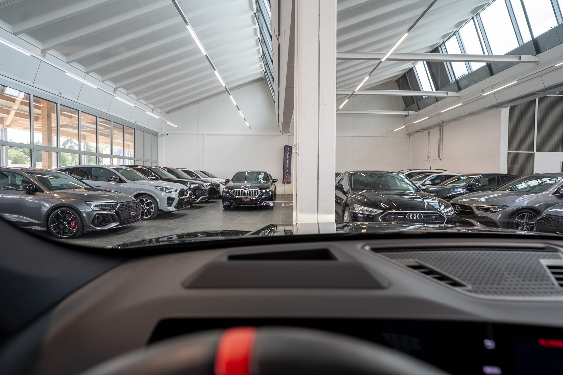 BMW X1 M35i / 360°Kamera / HeadUp / Harman Kardon-image-17