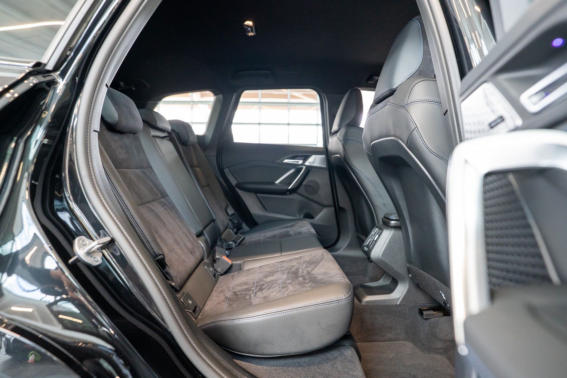 BMW X1 M35i / 360°Kamera / HeadUp / Harman Kardon-image-12