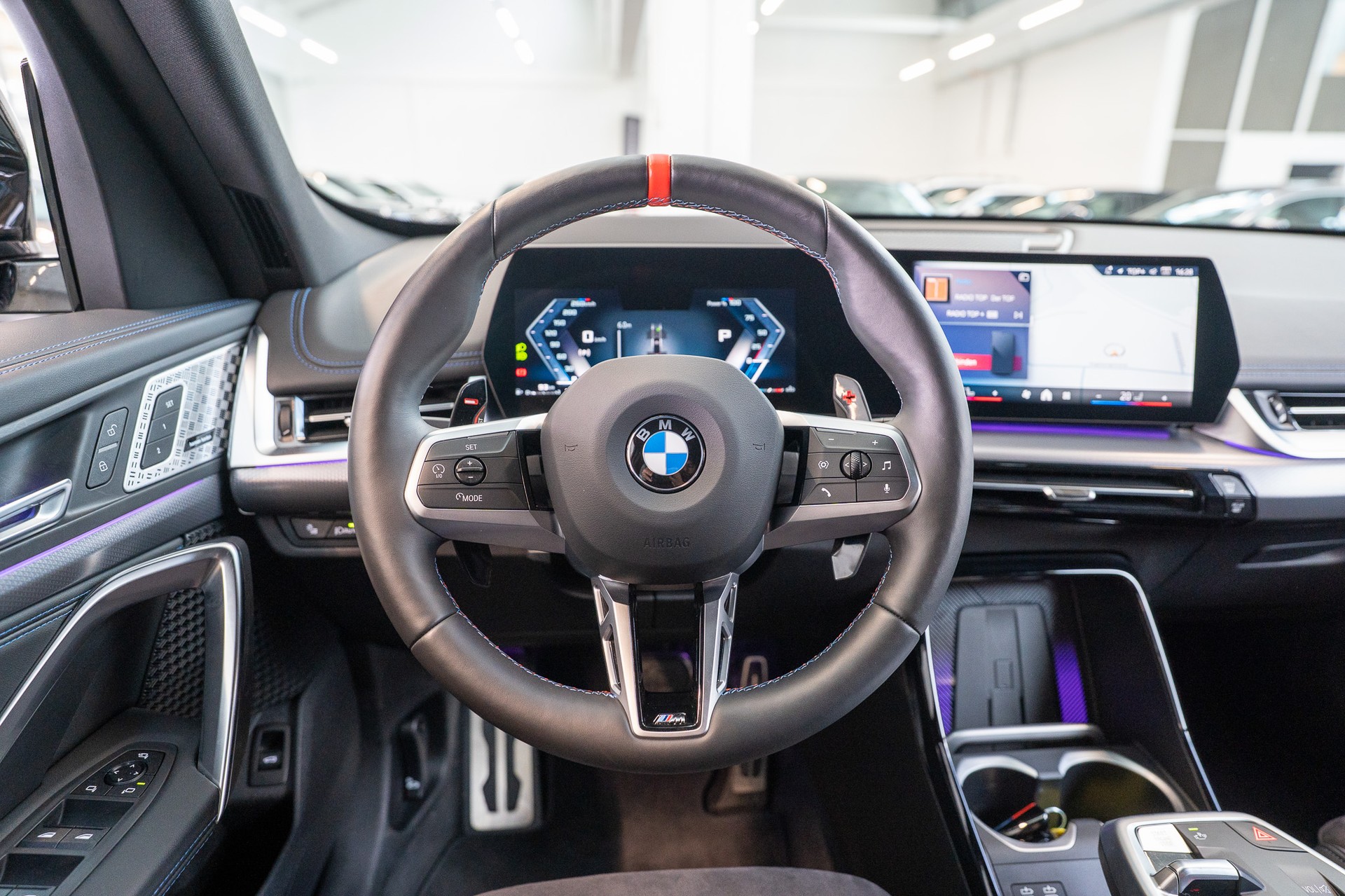 BMW X1 M35i / 360°Kamera / HeadUp / Harman Kardon-image-16