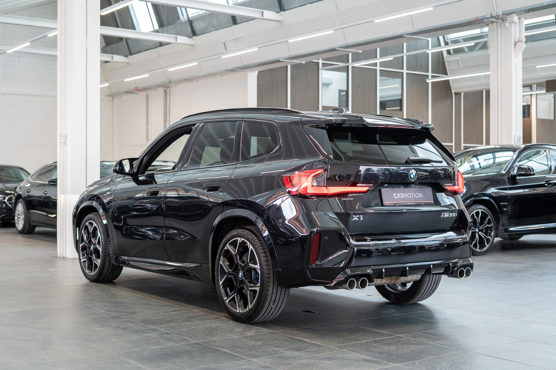 BMW X1 M35i / 360°Kamera / HeadUp / Harman Kardon-image-3