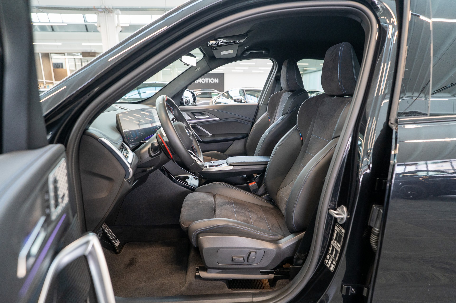 BMW X1 M35i / 360°Kamera / HeadUp / Harman Kardon-image-9