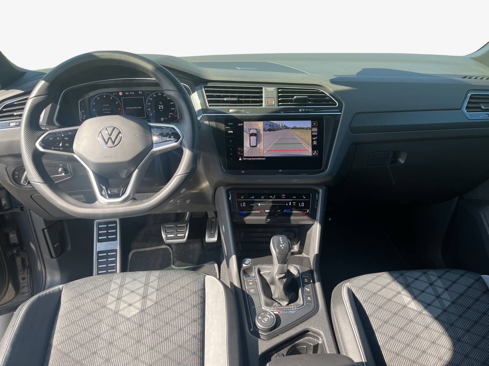 VW Tiguan 2.0TSI R-Line 4Motion DSG-image-8