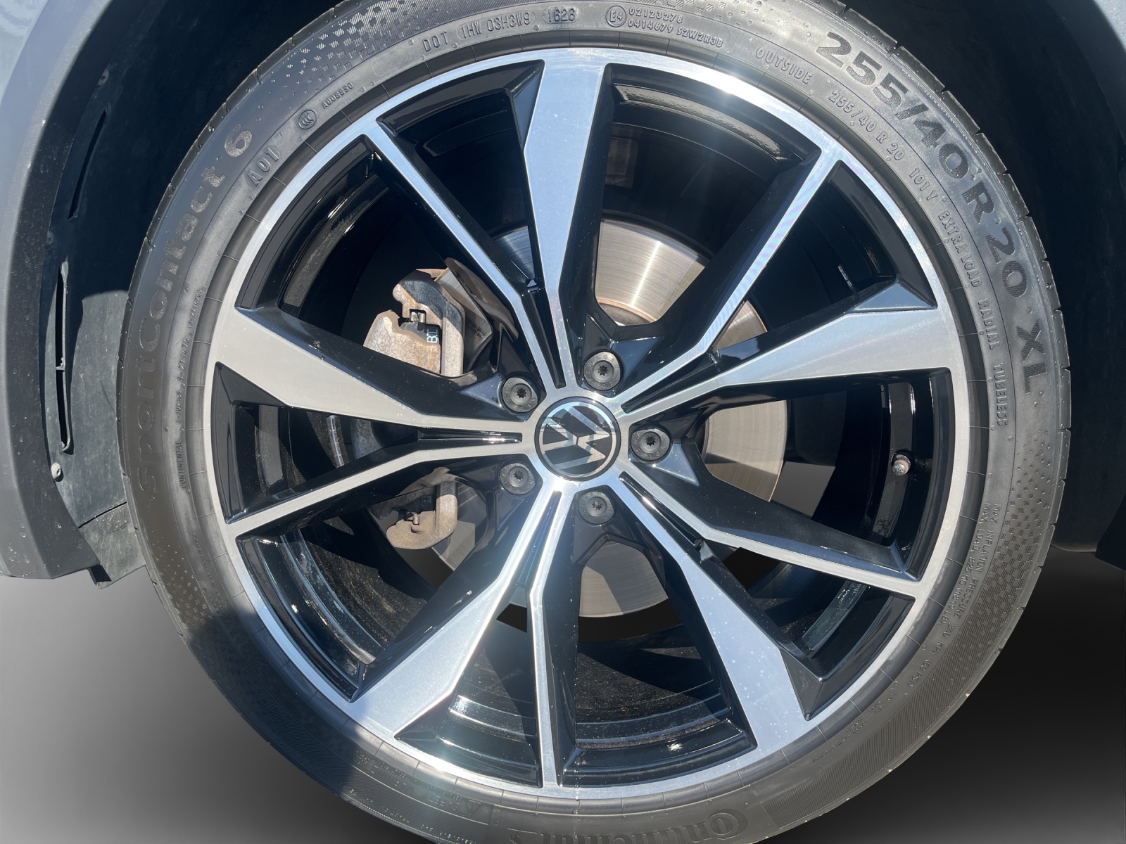 VW Tiguan 2.0TSI R-Line 4Motion DSG-image-13