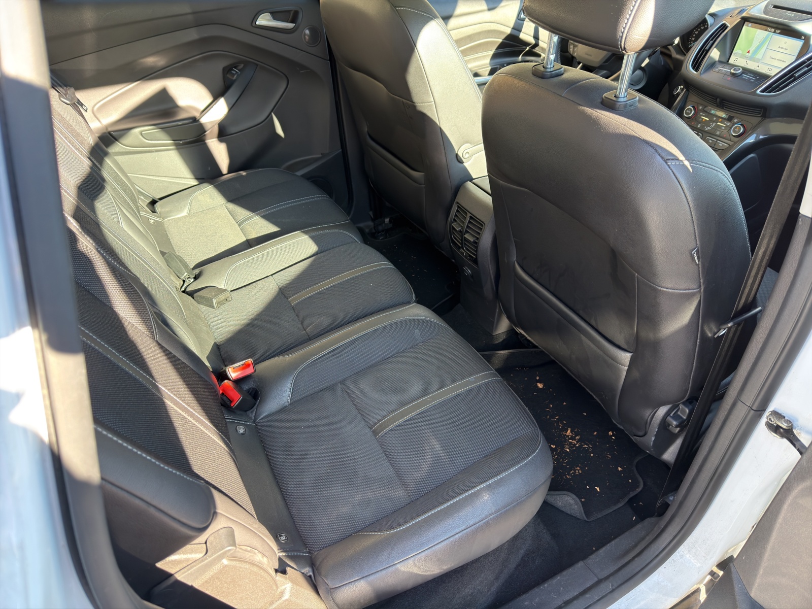 FORD C-Max 1.0 SCTi Titanium X-image-13