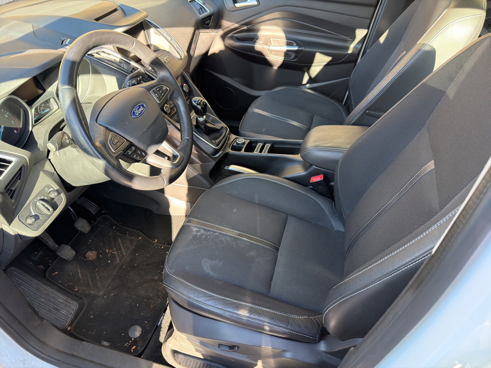 FORD C-Max 1.0 SCTi Titanium X-image-9