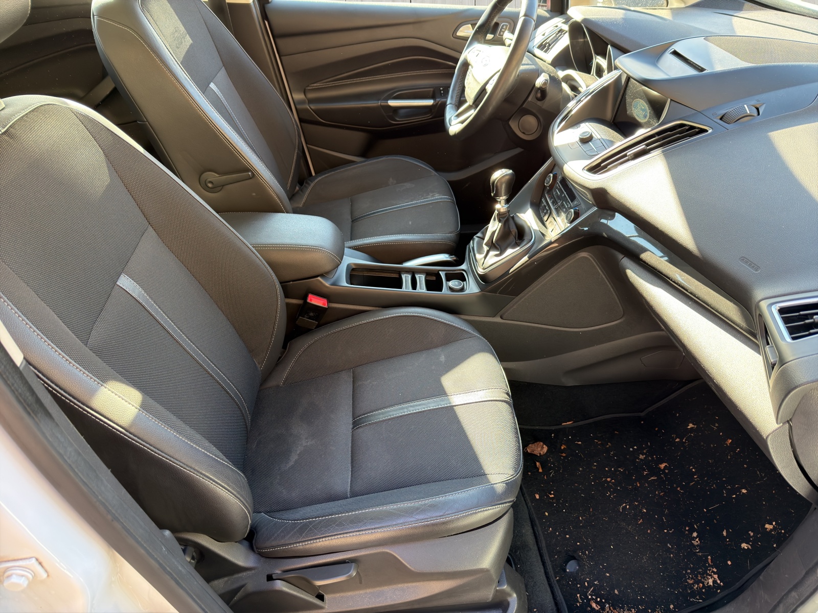 FORD C-Max 1.0 SCTi Titanium X-image-11