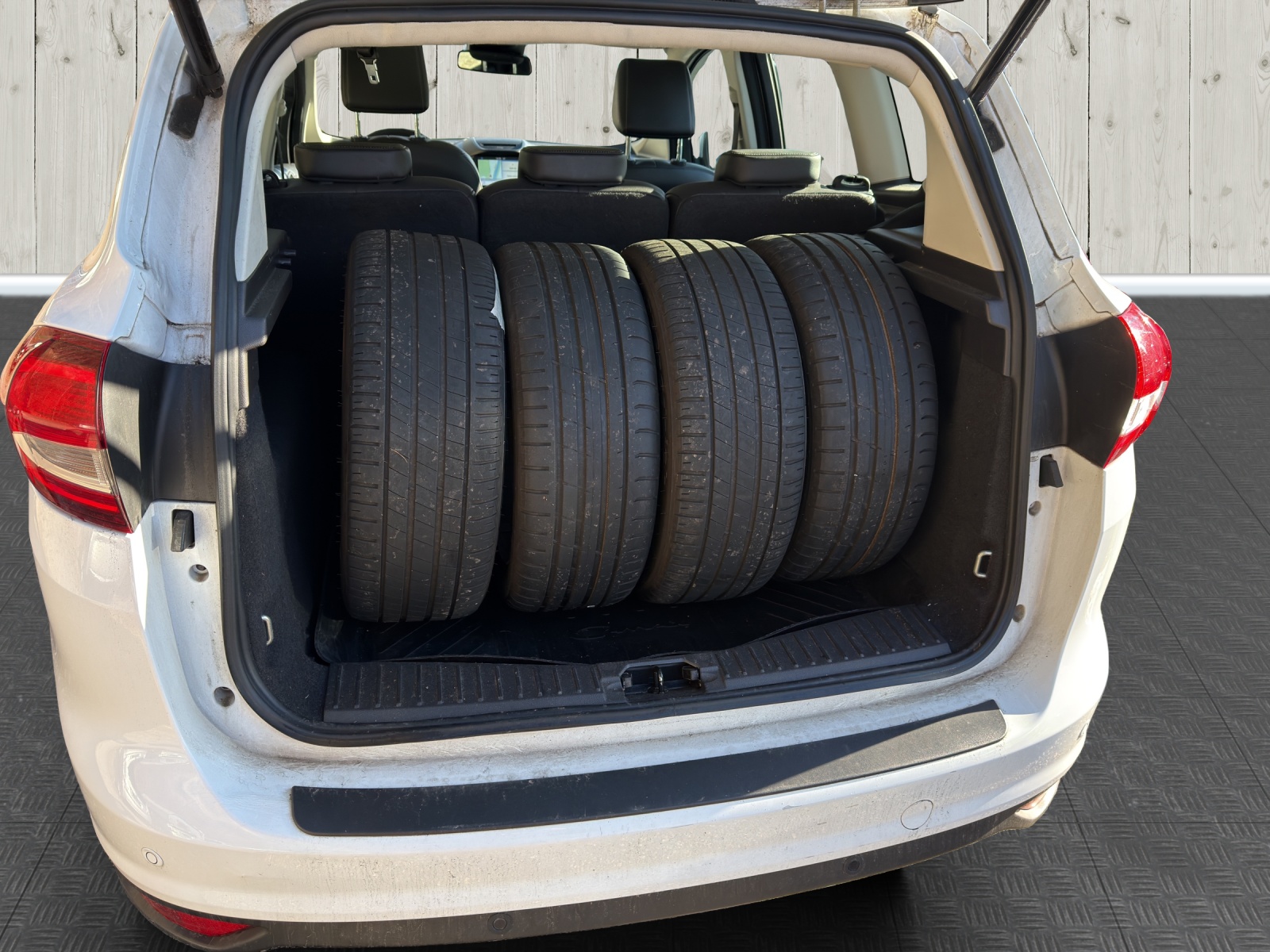 FORD C-Max 1.0 SCTi Titanium X-image-14