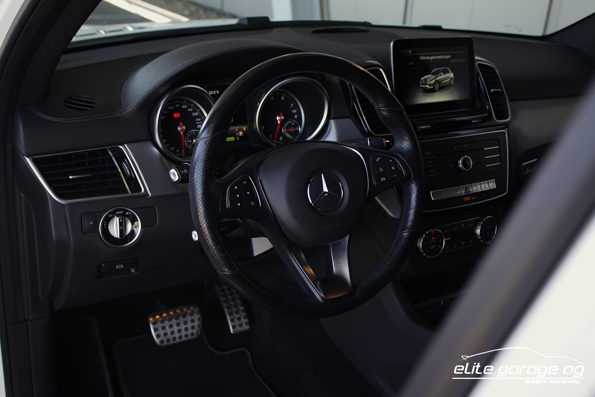 MERCEDES-BENZ GLE 500 e 4Matic 7G-Tronic AMG-LINE-image-13